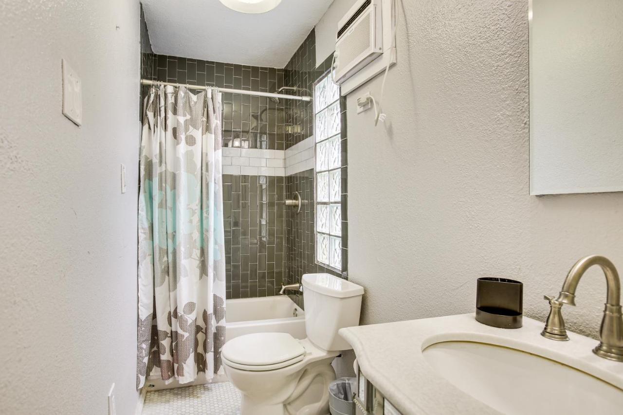 Galveston Cottage About 1 Mi To Beach Pet Friendly! Exterior foto